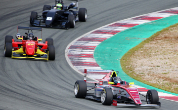 Újabb futamgyőzelmekért lép pályára a Gender Racing Team 