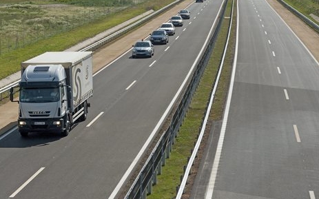 Hétfőtől forgalomkorlátozás okozhat torlódást az M3-ason mindkét irányban