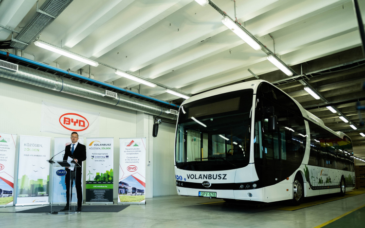 Magyarországon legyártották az első tisztán elektromos meghajtású autóbuszt a Volánbusz számára